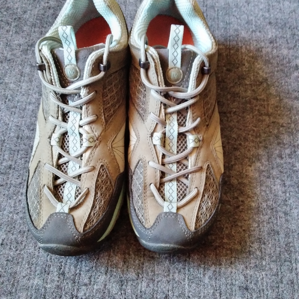 Merrell Avian Light Ventilator Olive Green/Gray vibram sole women's hiking shoes